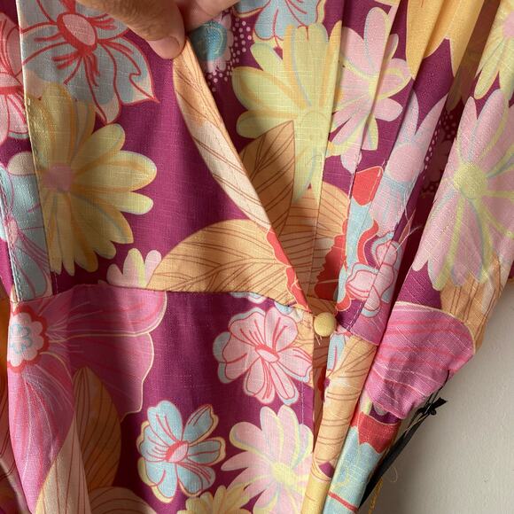 Unique Vintage + Smiley Purple Floral Wrap Midi Dress SZ 6-8 Retro Floral‎ Flowy - Picture 6 of 12